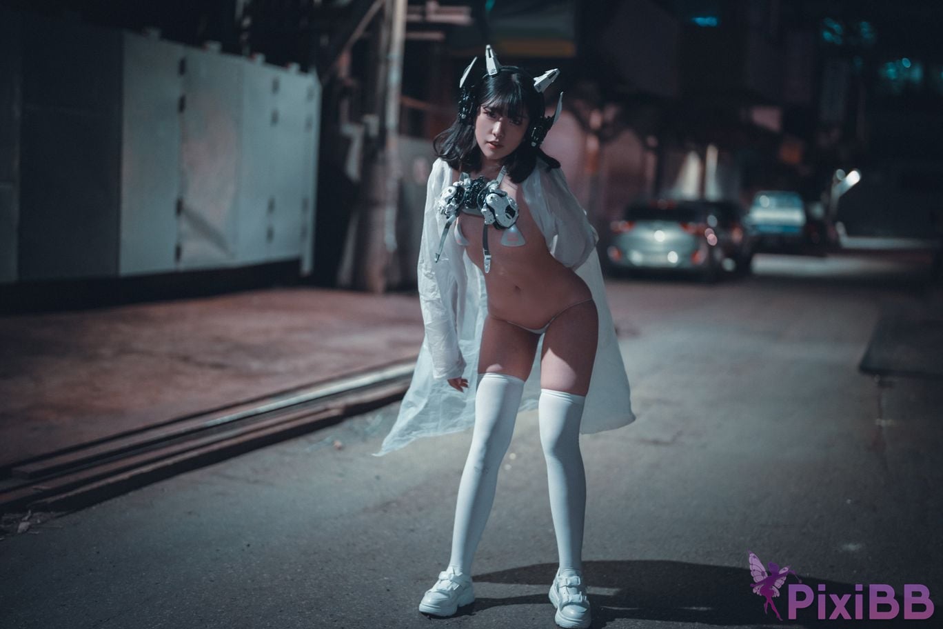 DJAWA Photo Sonson Vagabundo de la Noche Masked girl in raincoat PixiBB.COM 076
