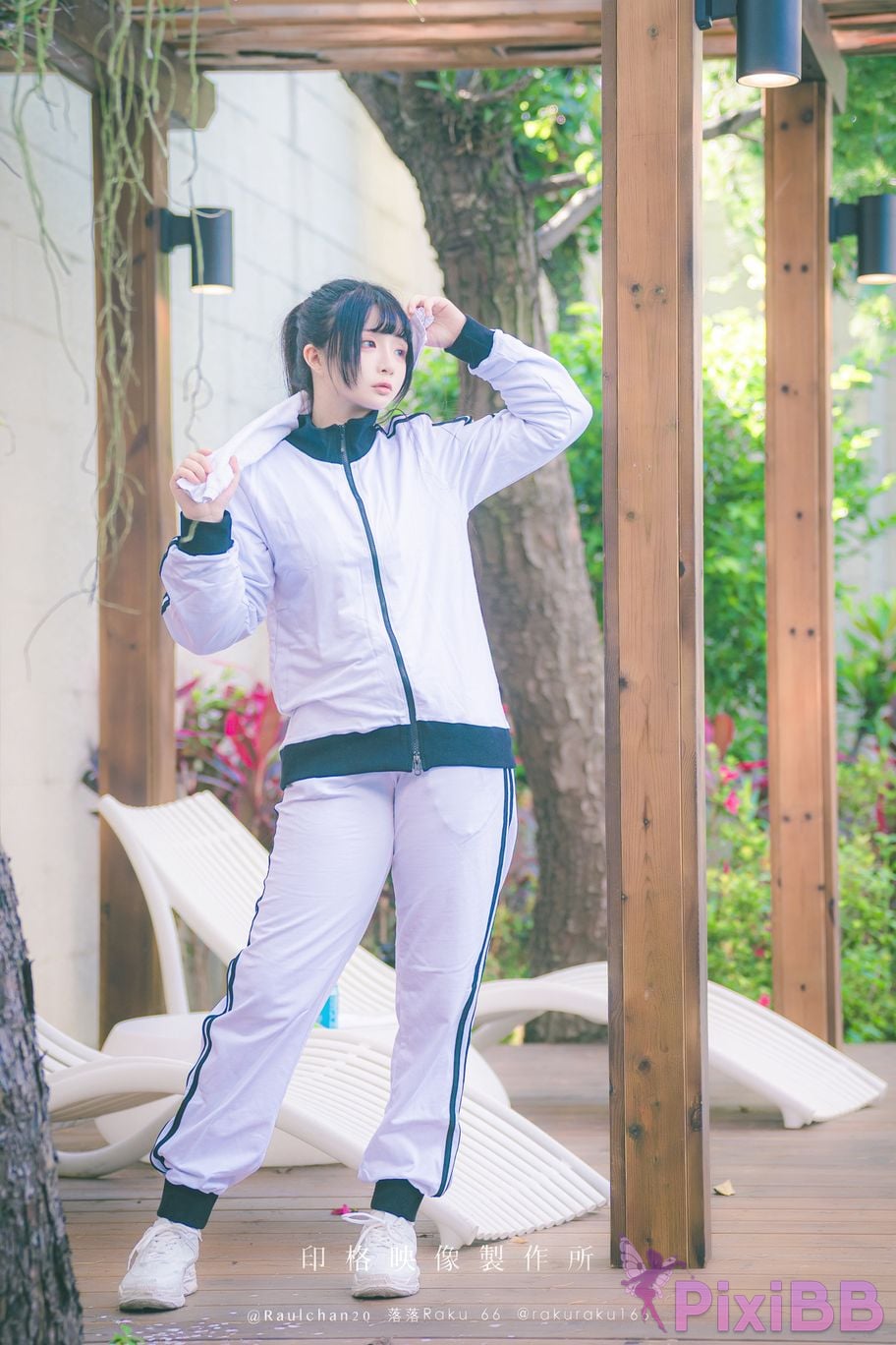 Cosplayer Luoluo Raku exercise day PixiBB.COM 001