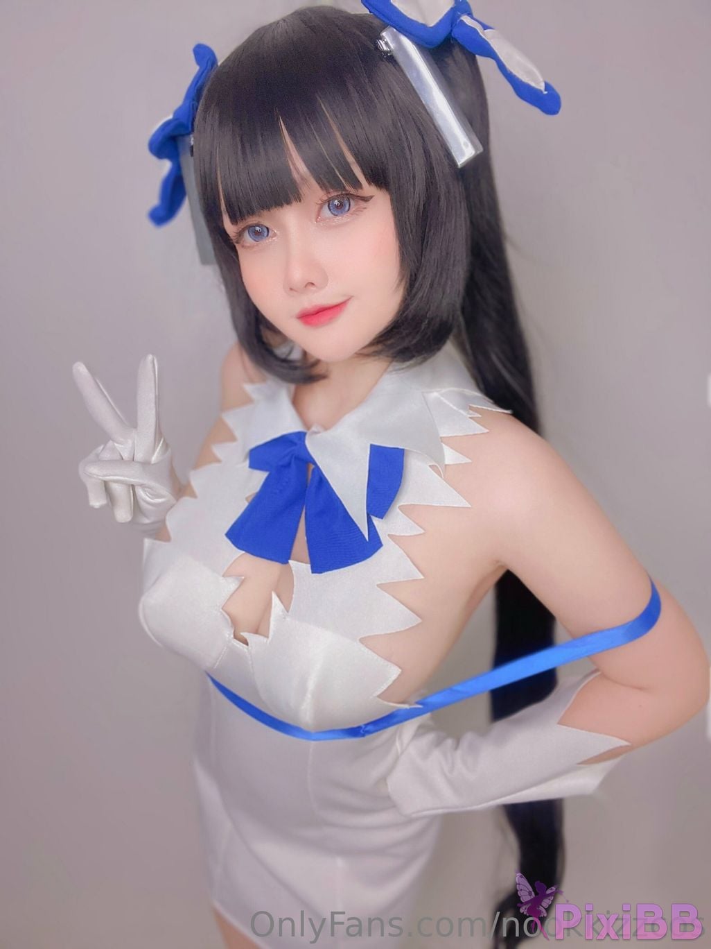 Cosplayer nookkizzcos Hestia PixiBB.COM 001