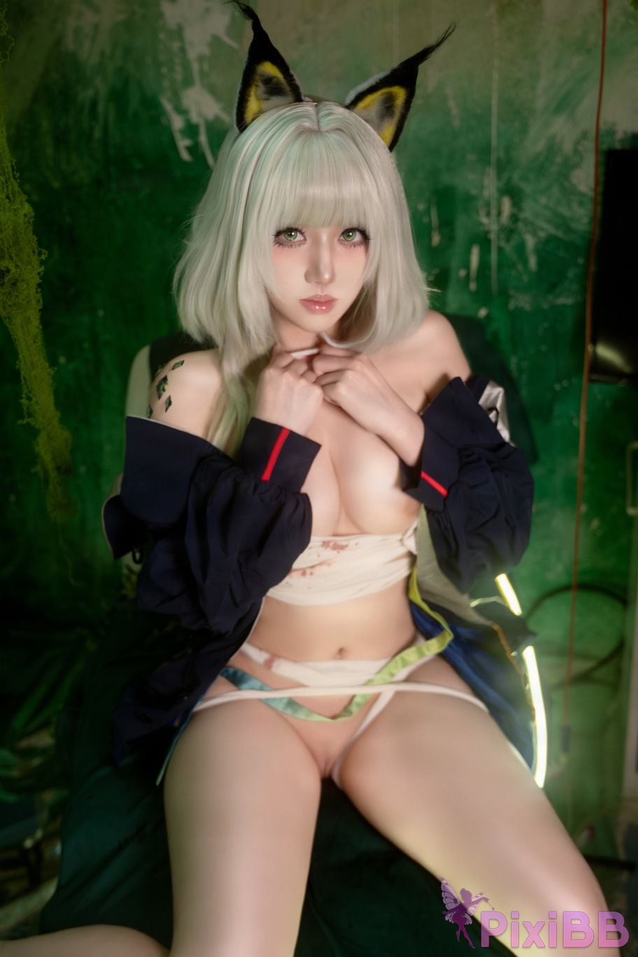 Cosplayer Minced Meat Girl Walk u re Kaltsit PixiBB.COM 032
