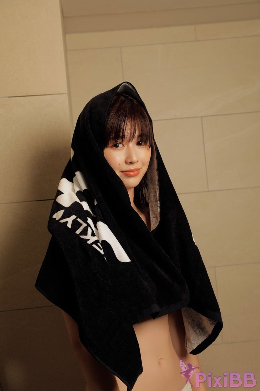 Japanese Idol Yuzuha Saeki GoodsPress digital photo book Yuzu sauna PixiBB.COM 052