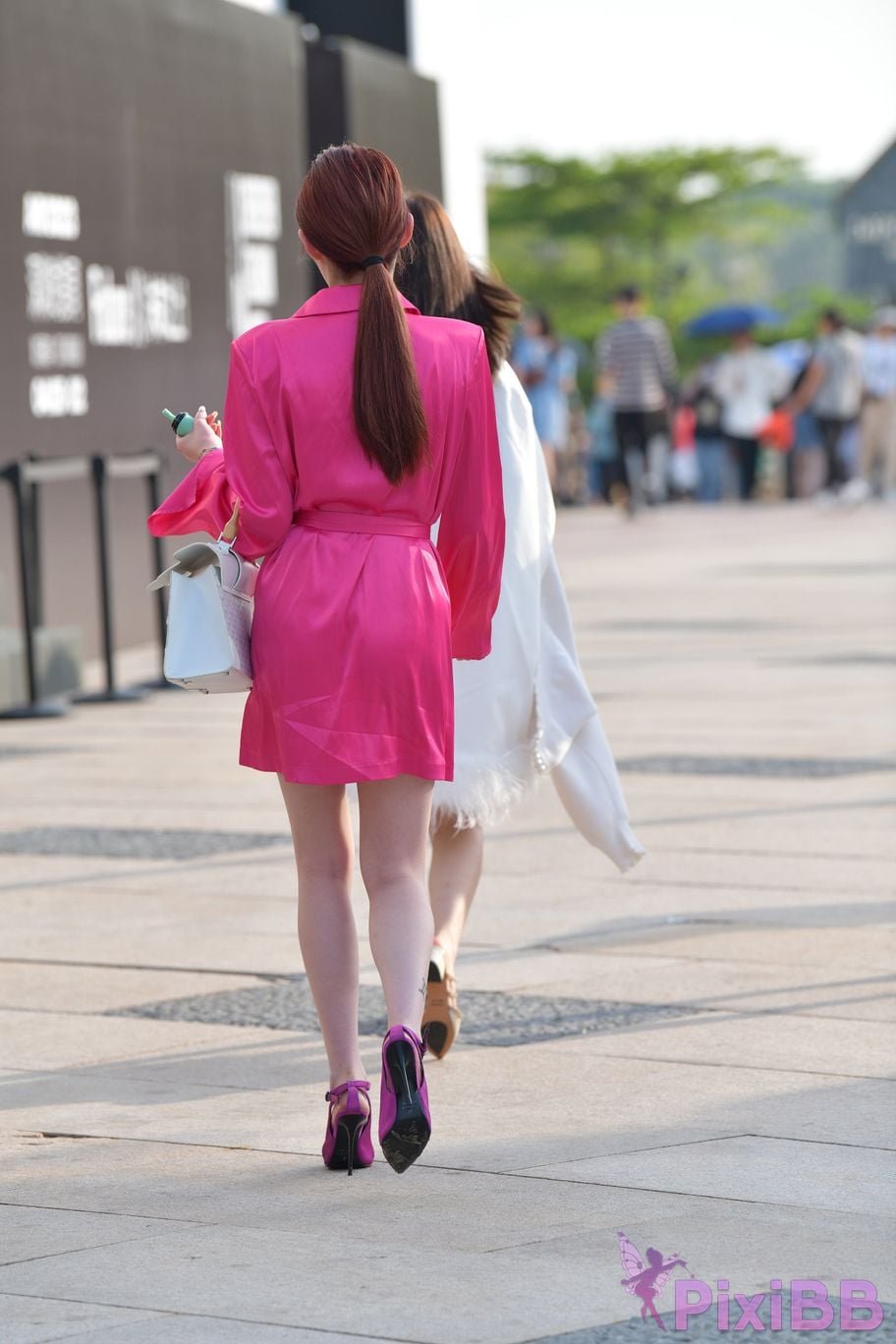 Featured Street Photography Works No.5871 Pink silk skirt PixiBB.COM 102