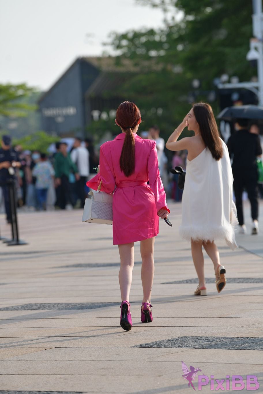 Featured Street Photography Works No.5871 Pink silk skirt PixiBB.COM 111