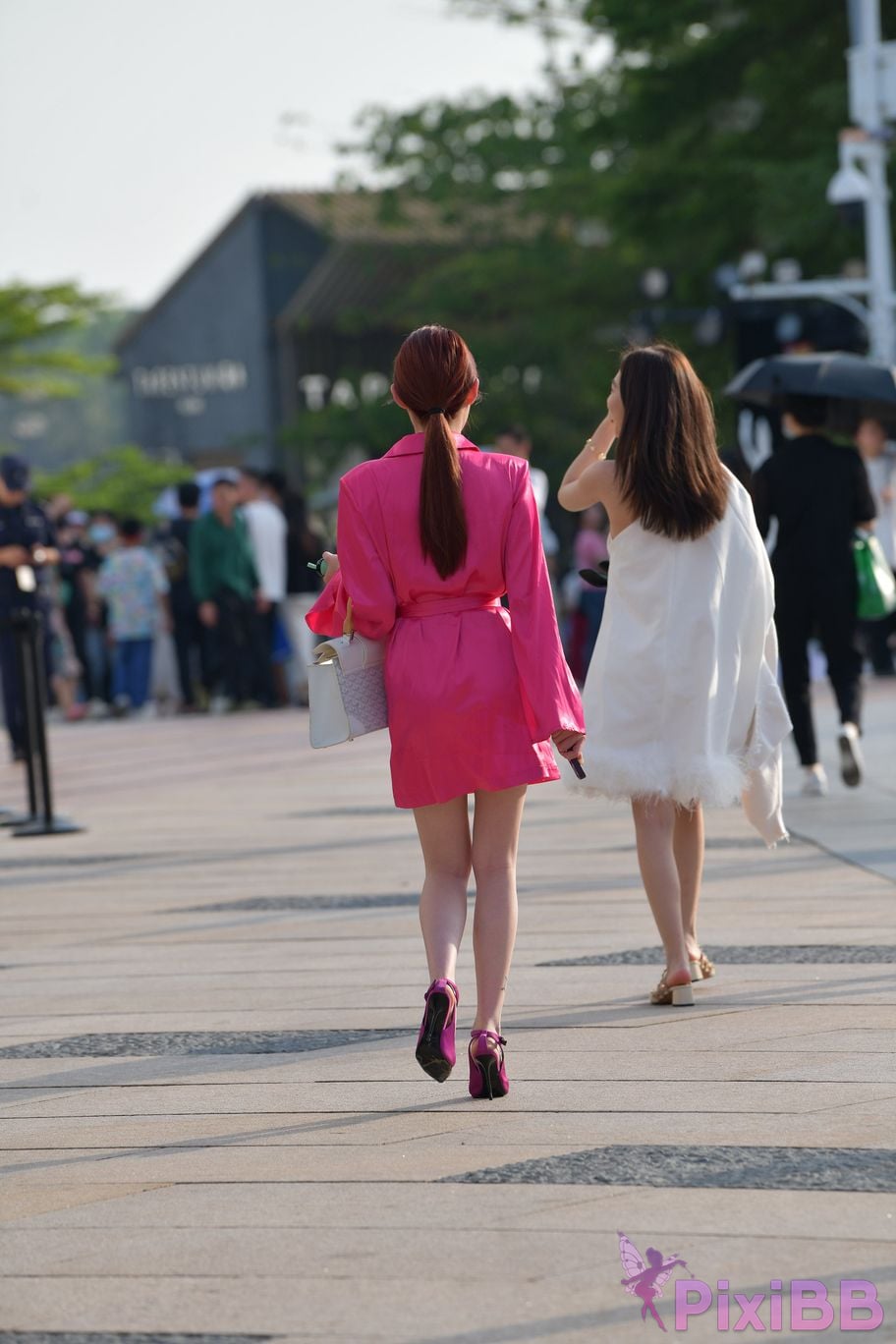 Featured Street Photography Works No.5871 Pink silk skirt PixiBB.COM 112