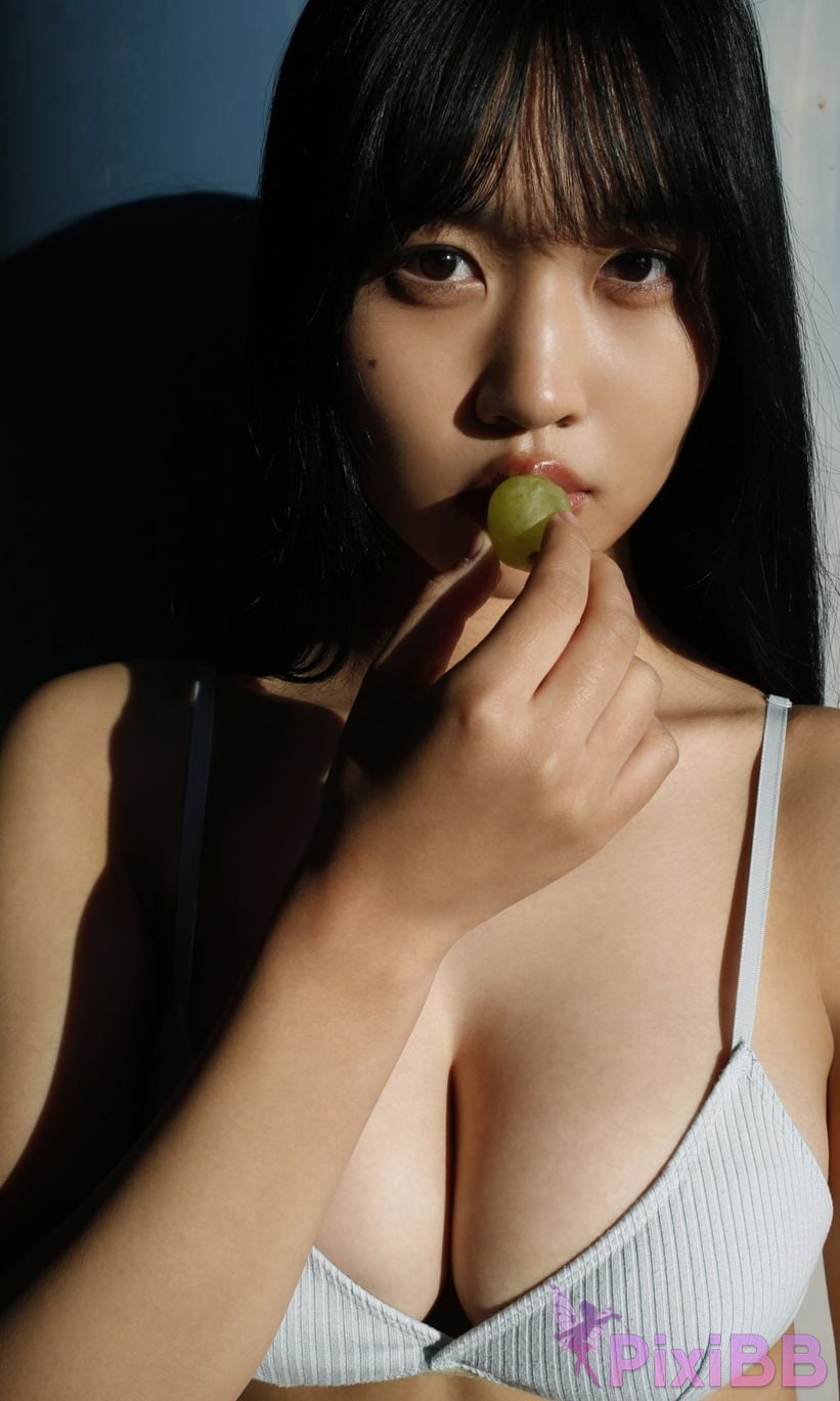Japanese Idol Miyuka Minami Digital only weekly play PHOTO BOOK 16 age A gentle kaibutsu PixiBB.COM 054