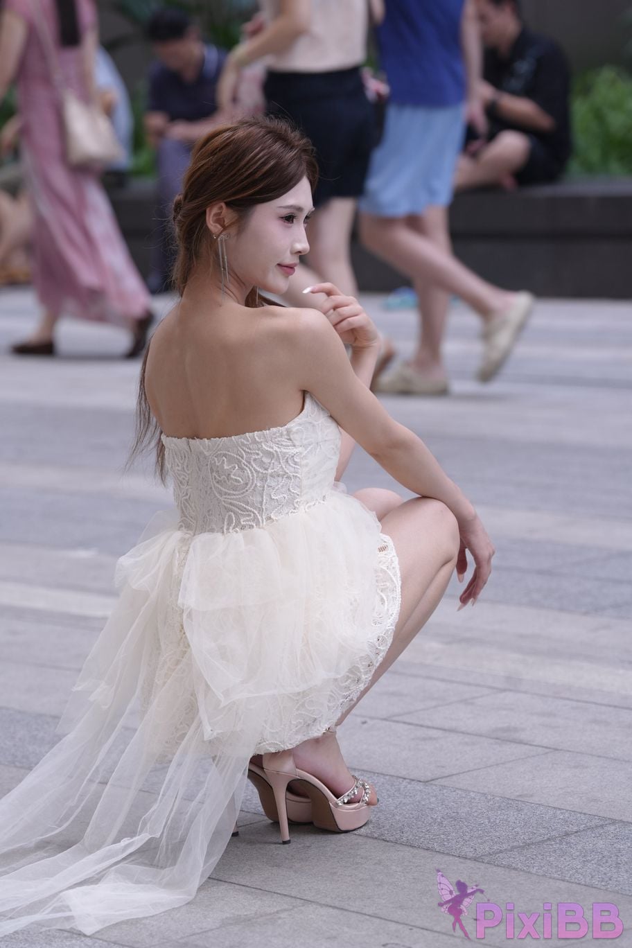 Featured Street Photography Works No.5886 Sweet salsa in white dress PixiBB.COM 010