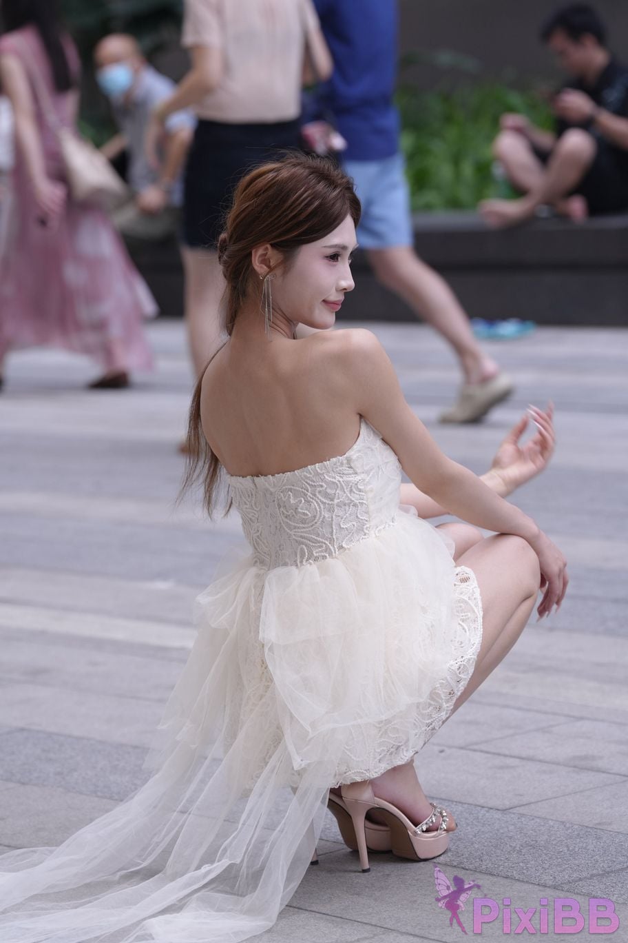 Featured Street Photography Works No.5886 Sweet salsa in white dress PixiBB.COM 011