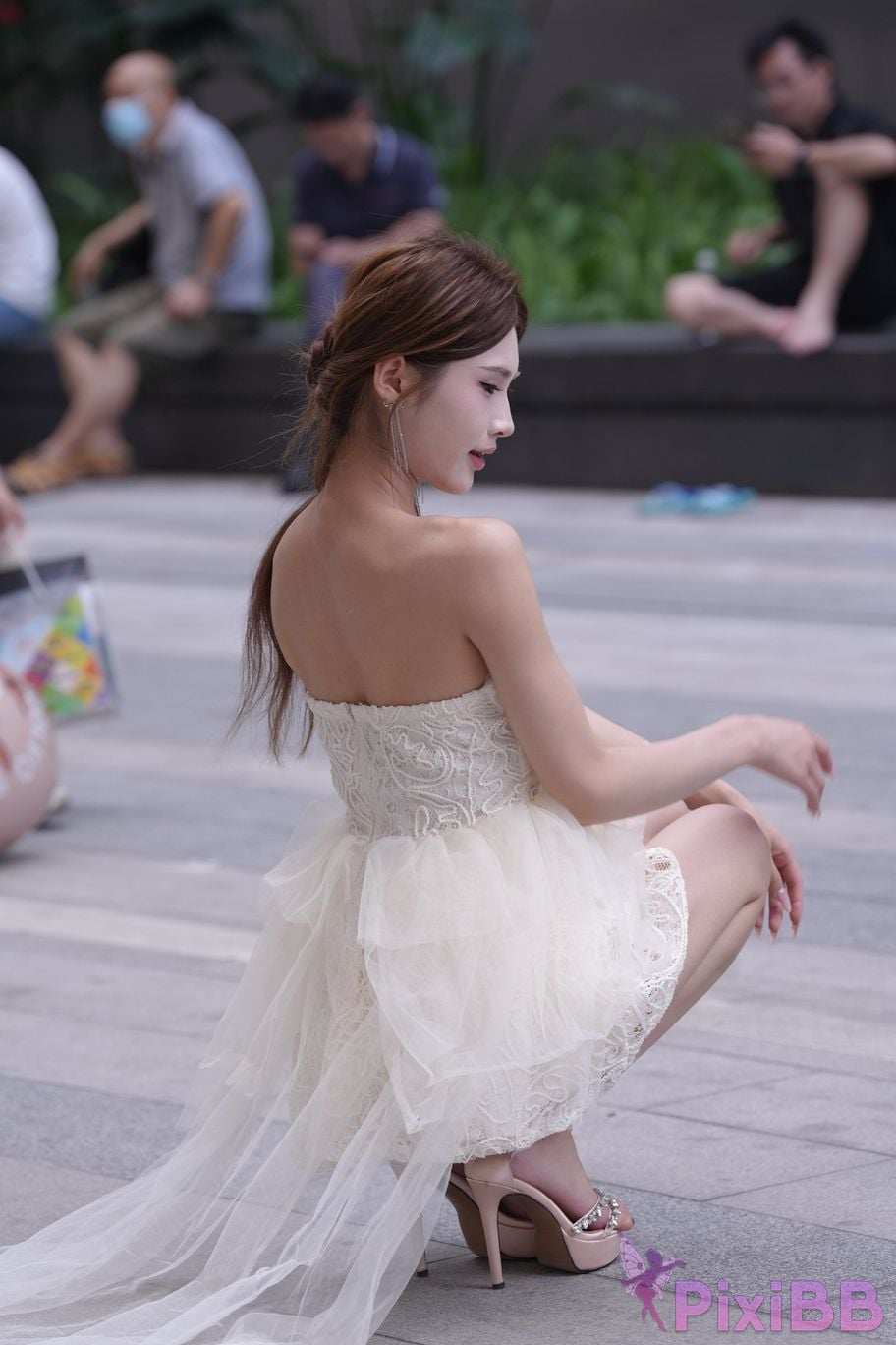 Featured Street Photography Works No.5886 Sweet salsa in white dress PixiBB.COM 014
