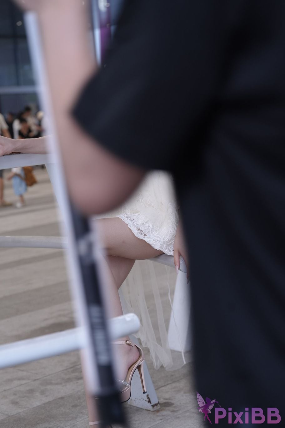 Featured Street Photography Works No.5886 Sweet salsa in white dress PixiBB.COM 017