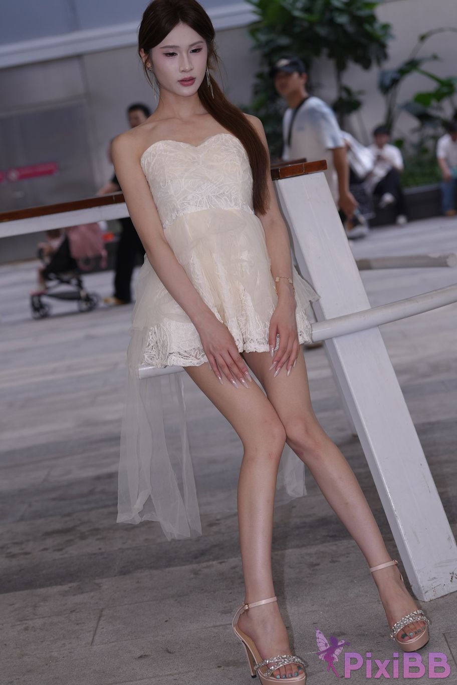 Featured Street Photography Works No.5886 Sweet salsa in white dress PixiBB.COM 054