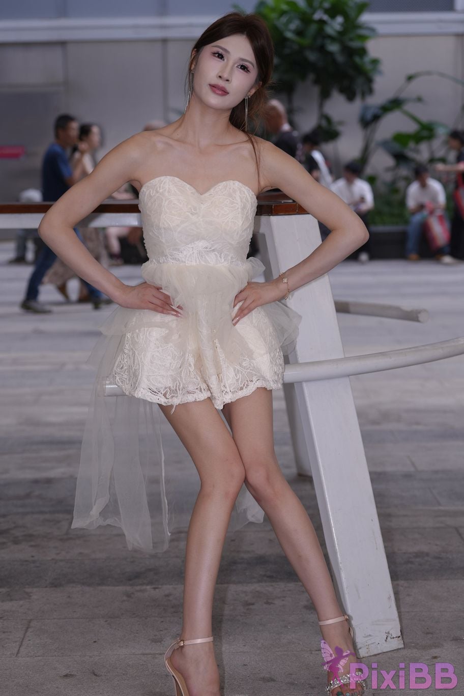Featured Street Photography Works No.5886 Sweet salsa in white dress PixiBB.COM 059