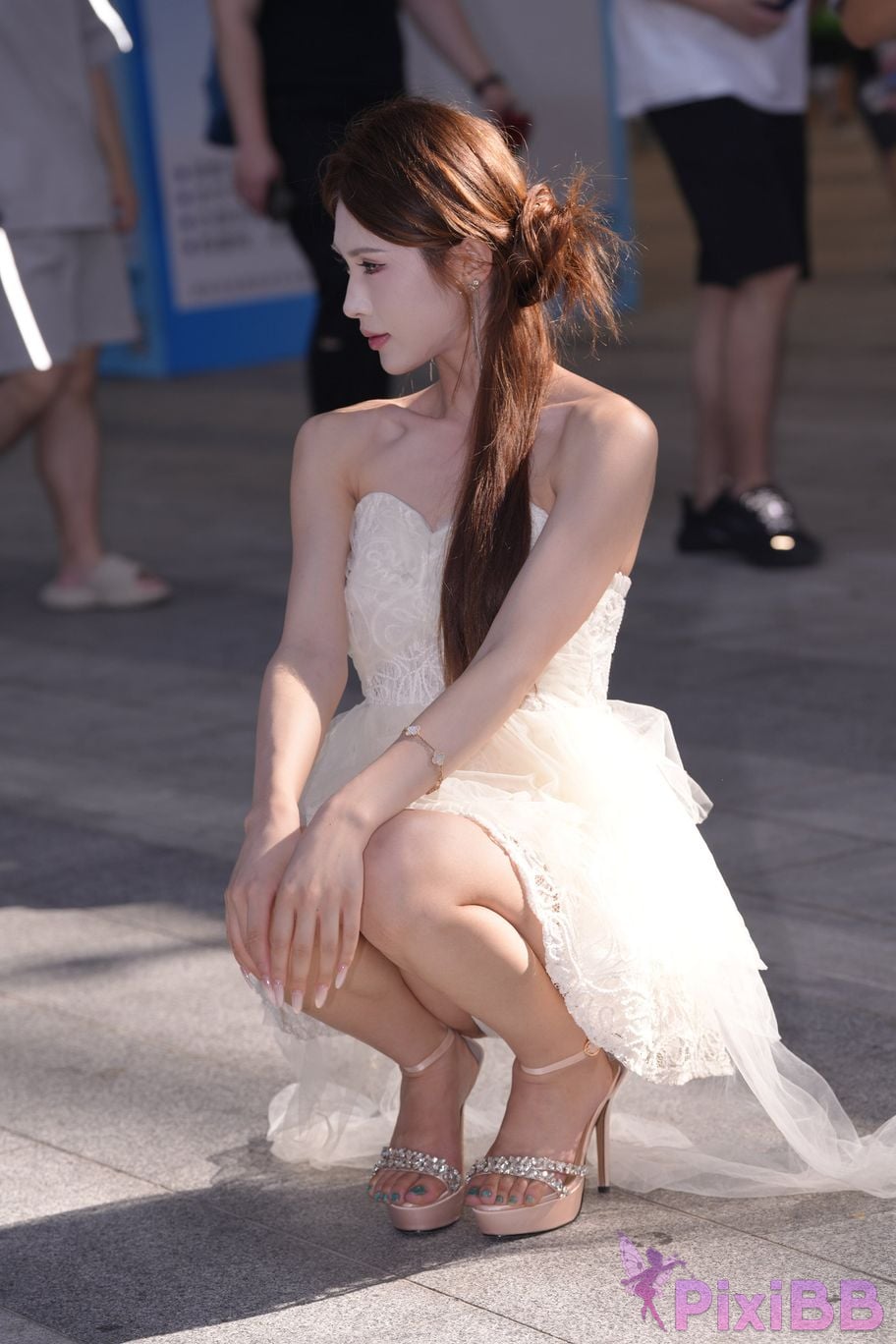 Featured Street Photography Works No.5886 Sweet salsa in white dress PixiBB.COM 070