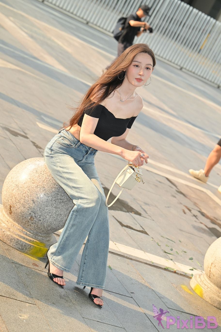 Featured Street Photography Works No.5889 Min denim long legs PixiBB.COM 002