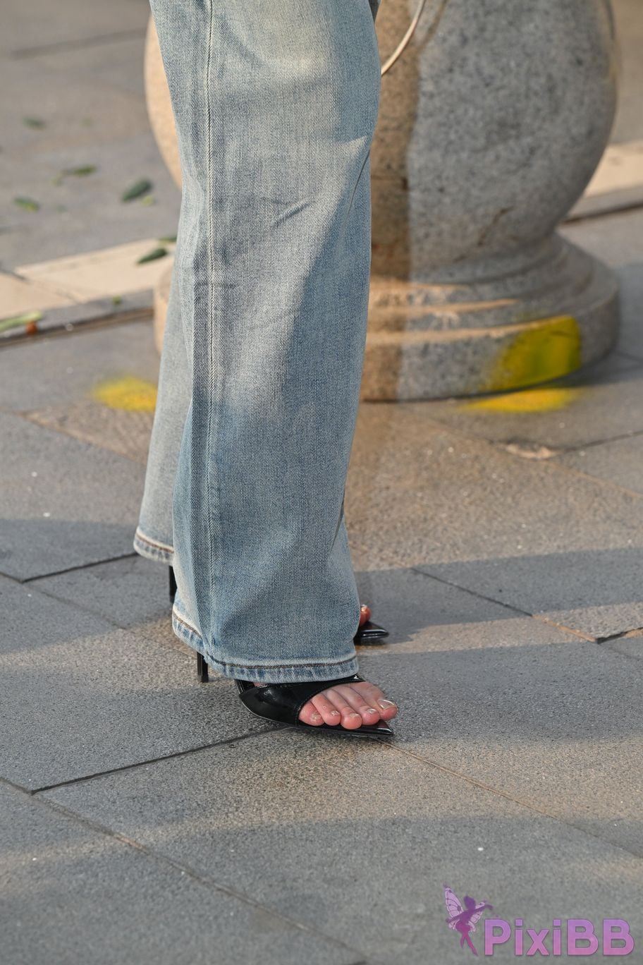Featured Street Photography Works No.5889 Min denim long legs PixiBB.COM 090