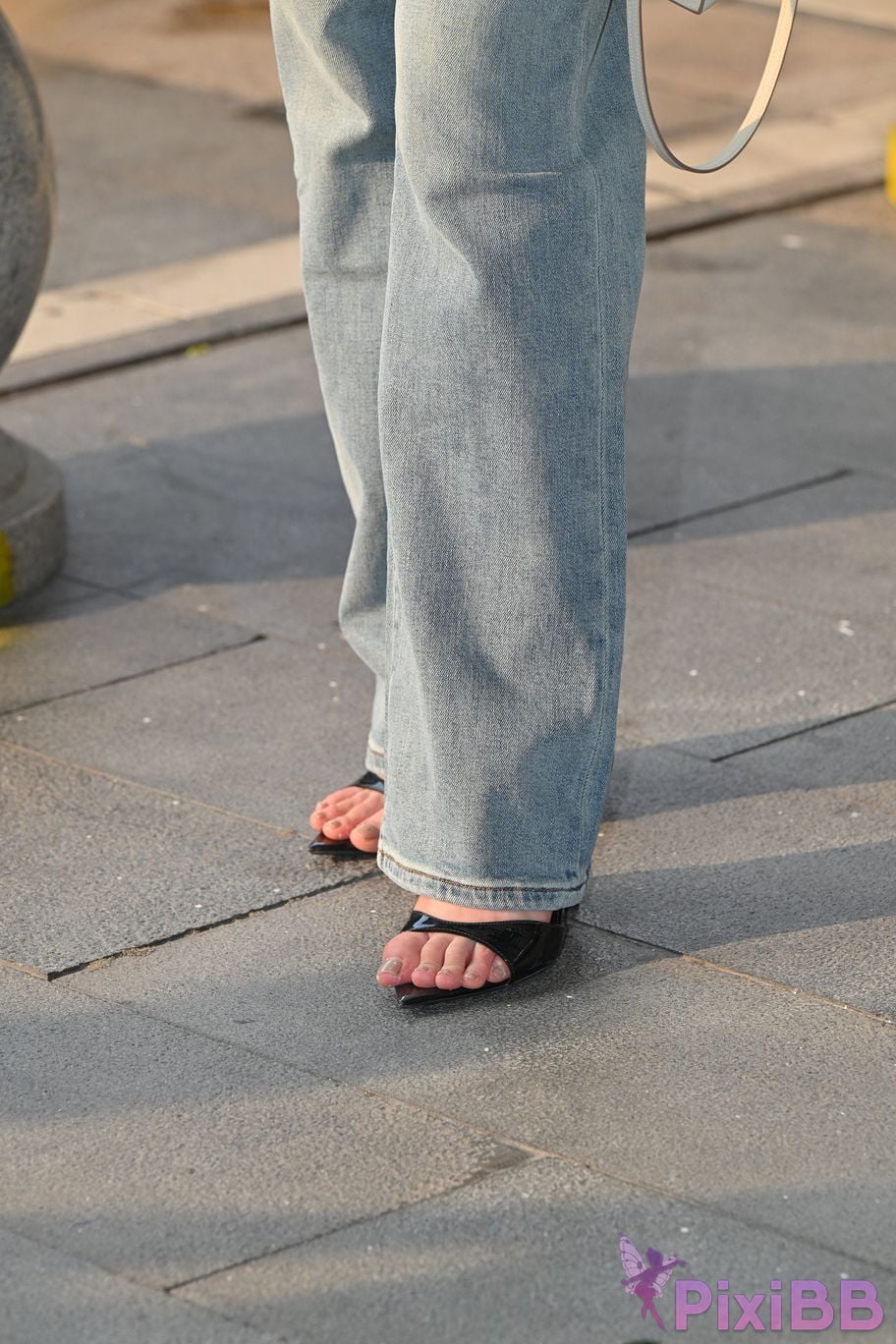 Featured Street Photography Works No.5889 Min denim long legs PixiBB.COM 100