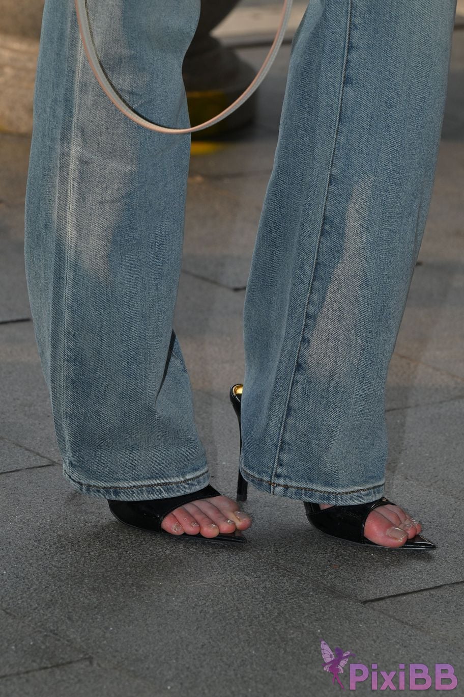 Featured Street Photography Works No.5889 Min denim long legs PixiBB.COM 123