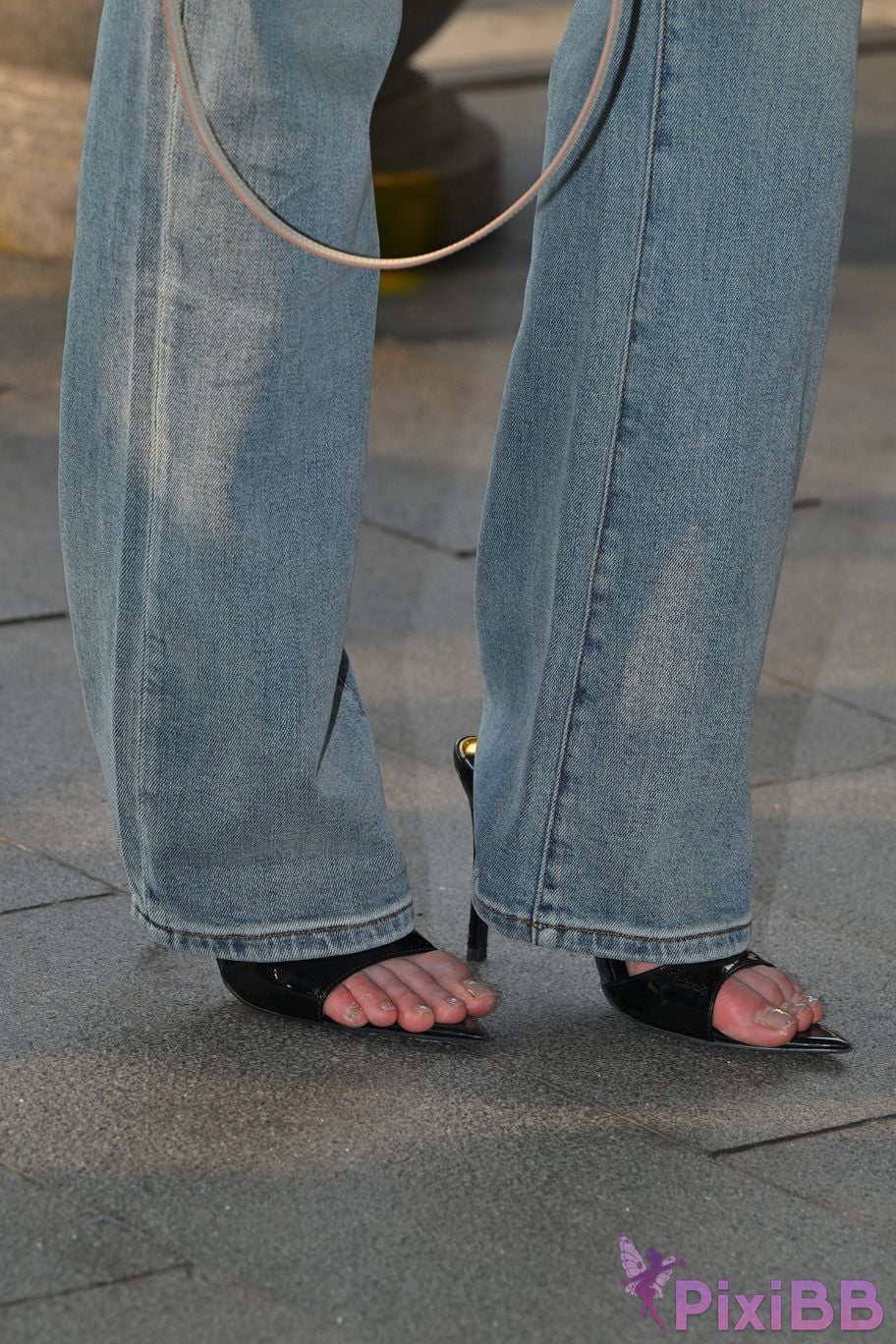 Featured Street Photography Works No.5889 Min denim long legs PixiBB.COM 125