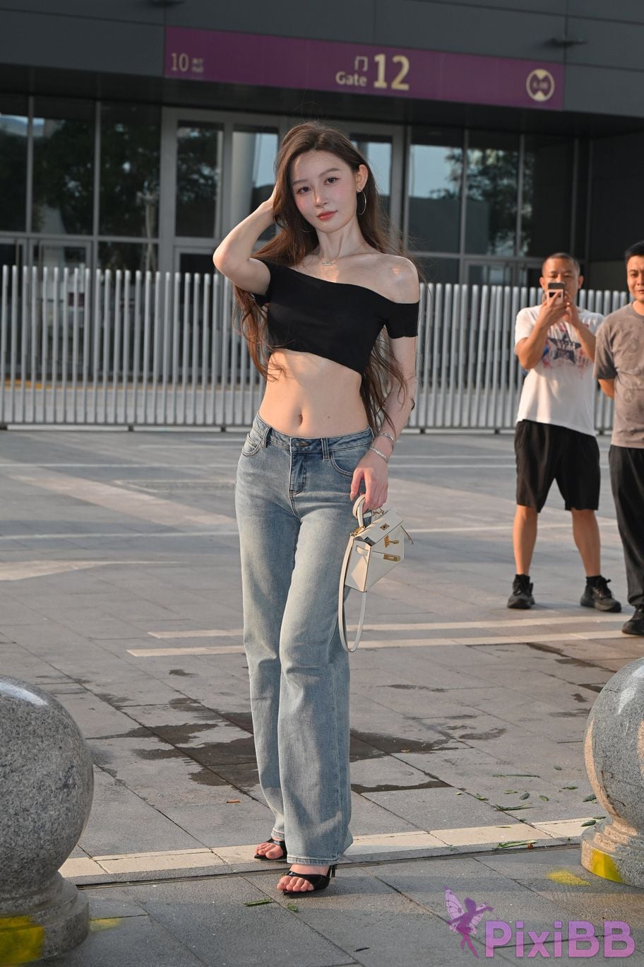 Featured Street Photography Works No.5889 Min denim long legs PixiBB.COM 172