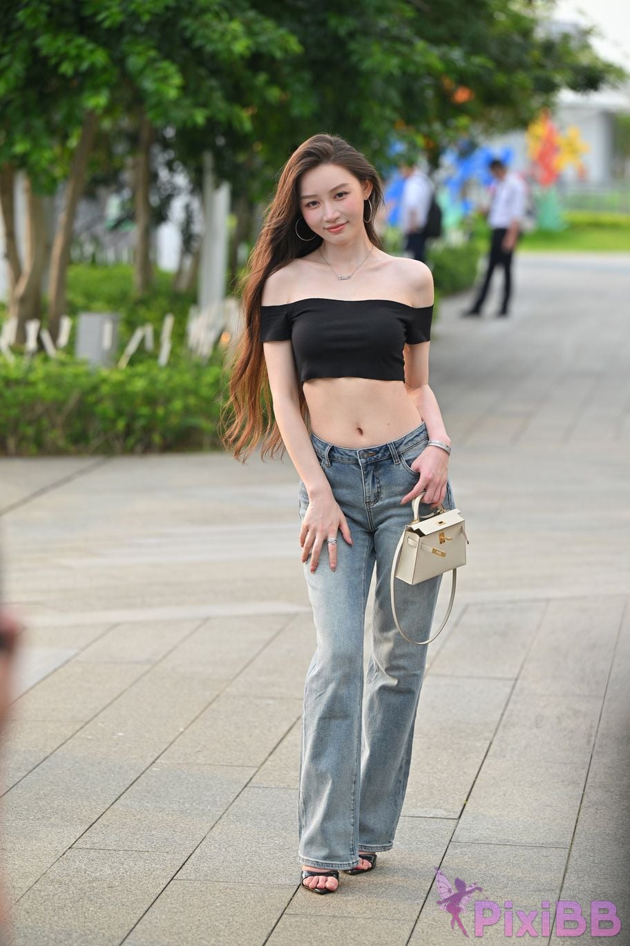 Featured Street Photography Works No.5889 Min denim long legs PixiBB.COM 192