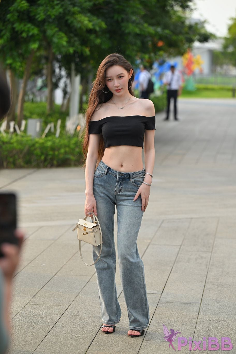 Featured Street Photography Works No.5889 Min denim long legs PixiBB.COM 225
