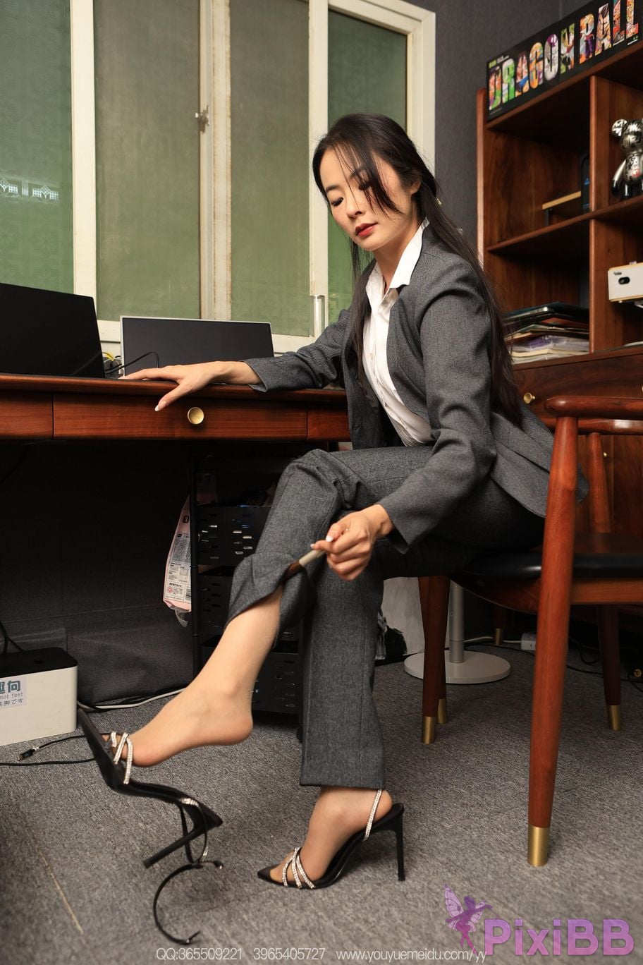 IESS Unconventional Interests No.2258 Xiaojin Suit Liang Gao PixiBB.COM 038