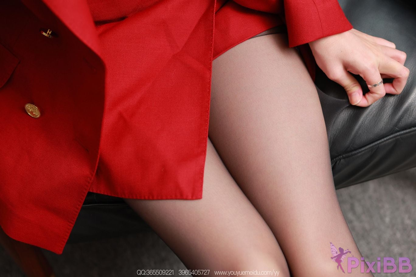 IESS Unconventional Interests No.2270 round and Long Legs Red Black Down PixiBB.COM 101