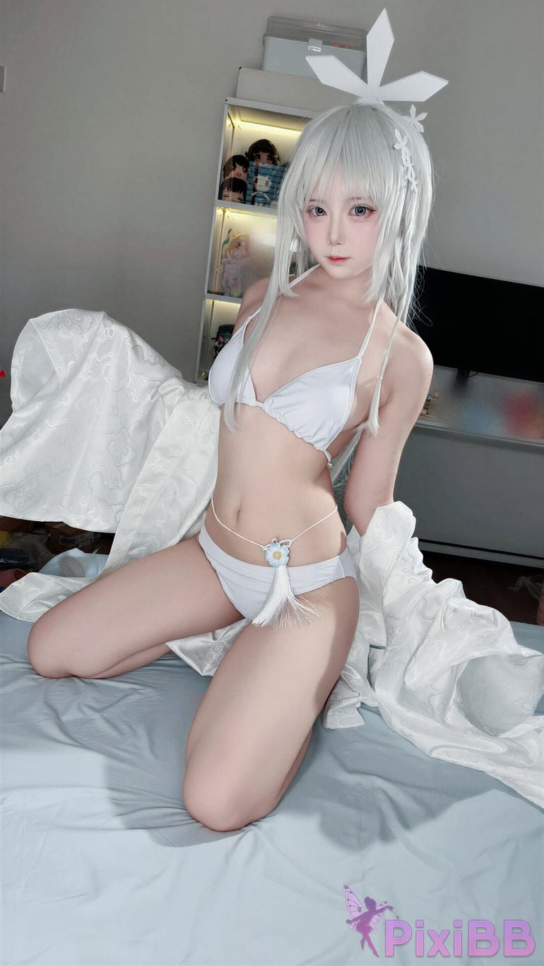 Cosplayer Son miko Blue Archive famous grass PixiBB.COM 020