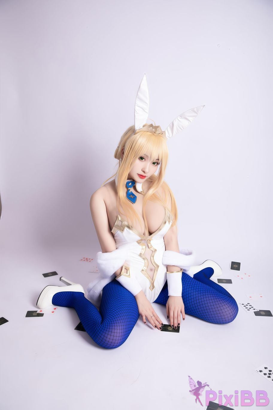 Cosplayer Luo Li LoLiSAMA Artoria Pendragon lion king bunny girl PixiBB.COM 014