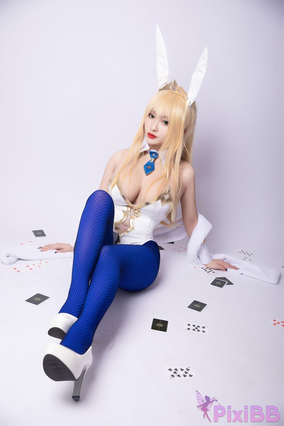 Cosplayer Luo Li LoLiSAMA Artoria Pendragon lion king bunny girl PixiBB.COM 016