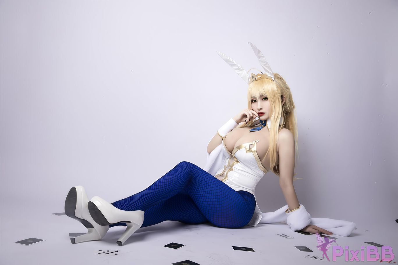 Cosplayer Luo Li LoLiSAMA Artoria Pendragon lion king bunny girl PixiBB.COM 029