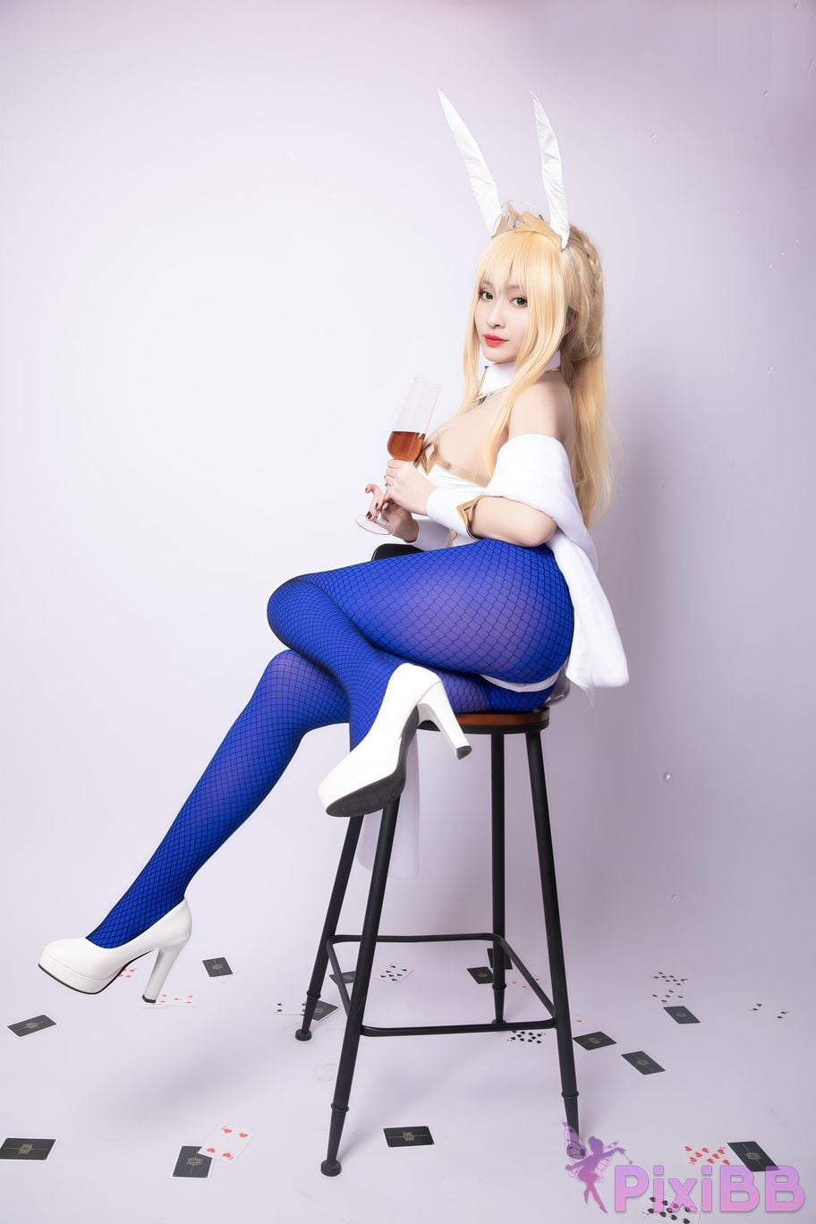 Cosplayer Luo Li LoLiSAMA Artoria Pendragon lion king bunny girl PixiBB.COM 033
