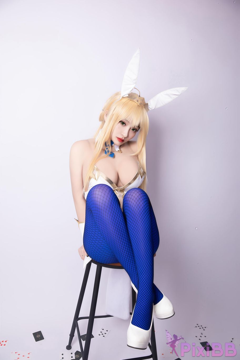 Cosplayer Luo Li LoLiSAMA Artoria Pendragon lion king bunny girl PixiBB.COM 041