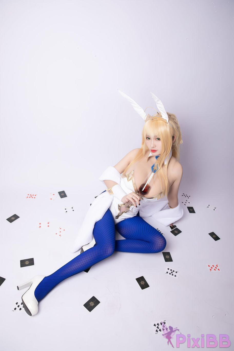 Cosplayer Luo Li LoLiSAMA Artoria Pendragon lion king bunny girl PixiBB.COM 046