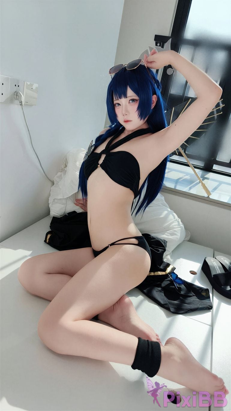 Cosplayer Son miko Blue Archive Kisaki PixiBB.COM 005