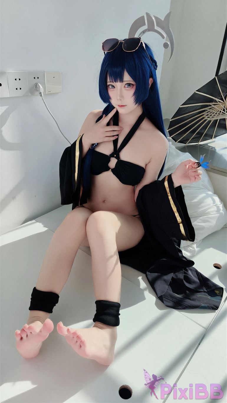 Cosplayer Son miko Blue Archive Kisaki PixiBB.COM 008