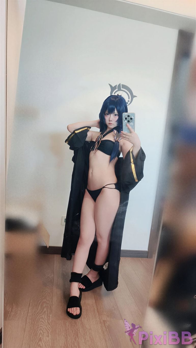 Cosplayer Son miko Blue Archive Kisaki PixiBB.COM 021