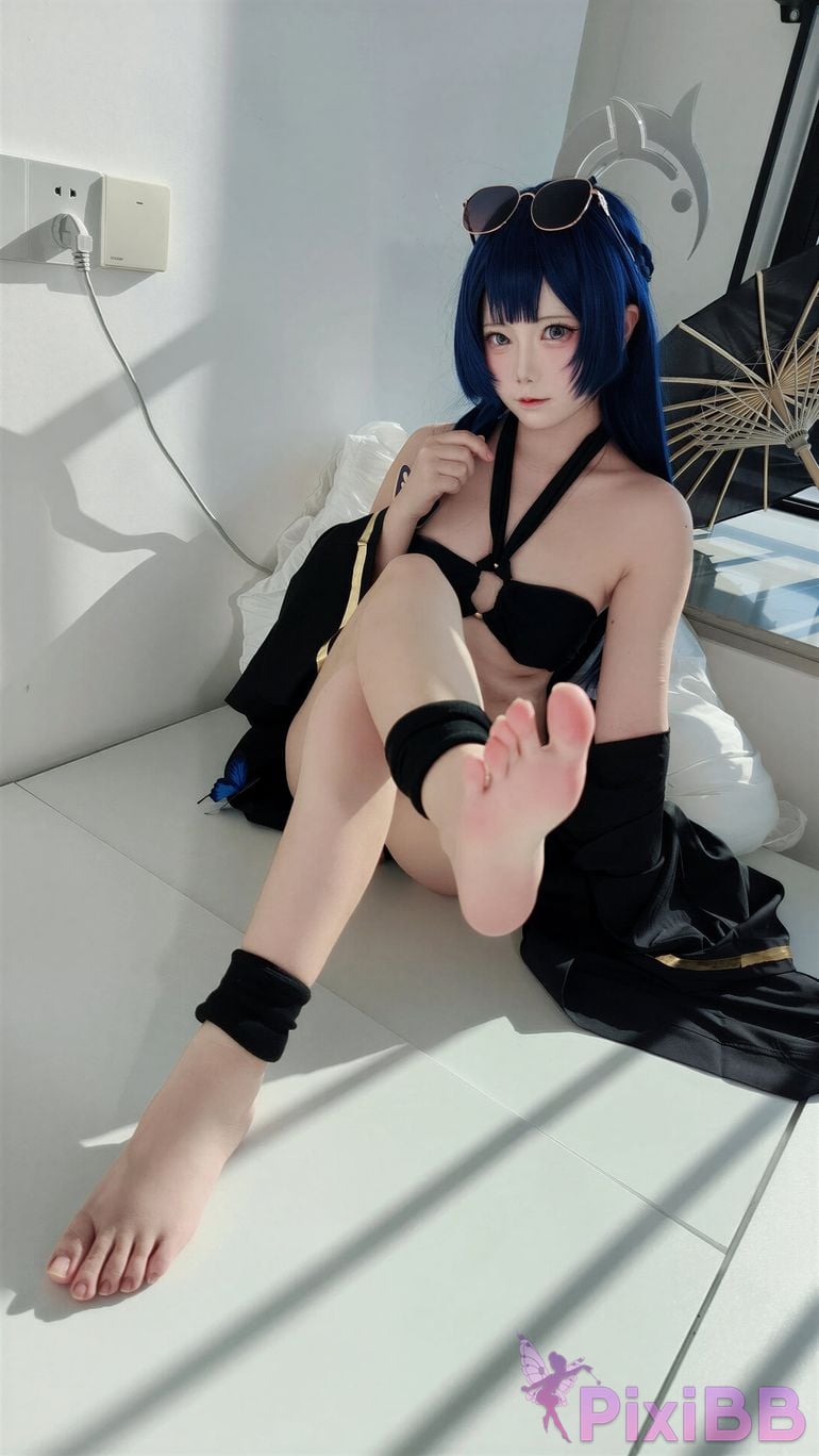 Cosplayer Son miko Blue Archive Kisaki PixiBB.COM 027