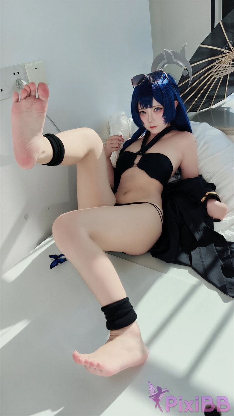 Cosplayer Son miko Blue Archive Kisaki PixiBB.COM 034