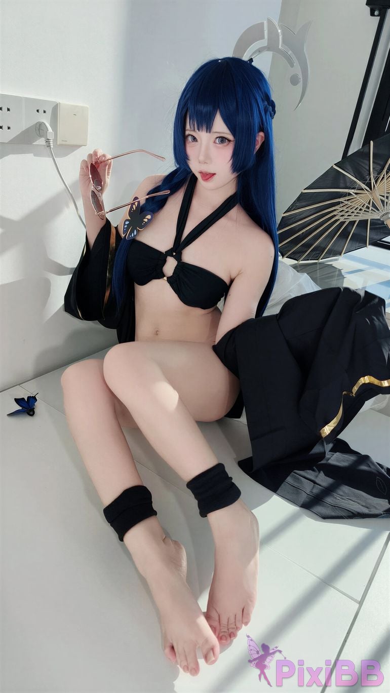 Cosplayer Son miko Blue Archive Kisaki PixiBB.COM 035