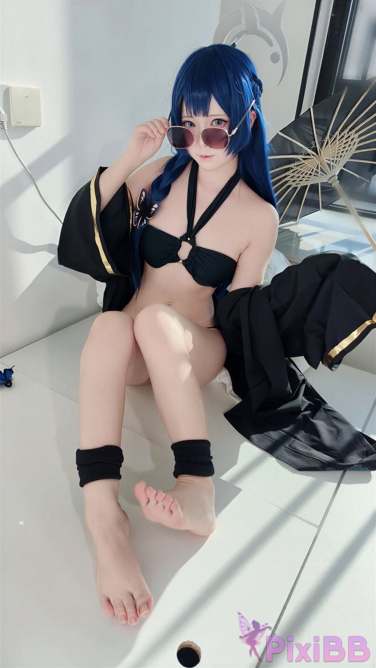 Cosplayer Son miko Blue Archive Kisaki PixiBB.COM 036