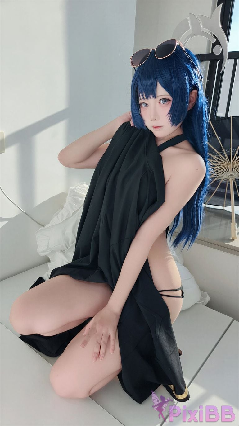Cosplayer Son miko Blue Archive Kisaki PixiBB.COM 041