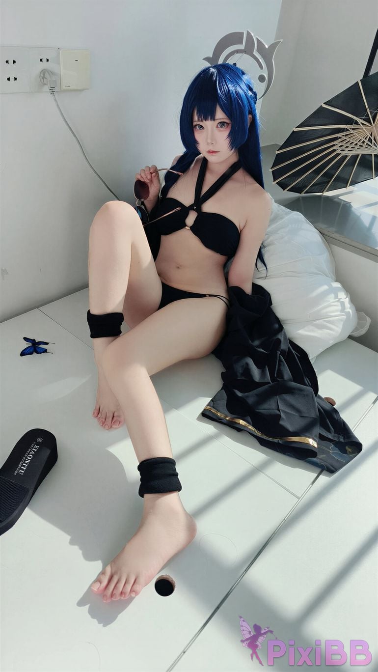 Cosplayer Son miko Blue Archive Kisaki PixiBB.COM 045