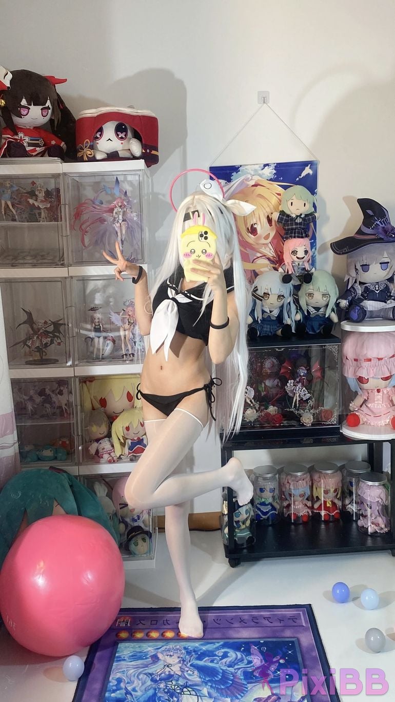 Cosplayer white oak Shirly Blue Archive prana swimsuit PixiBB.COM 089