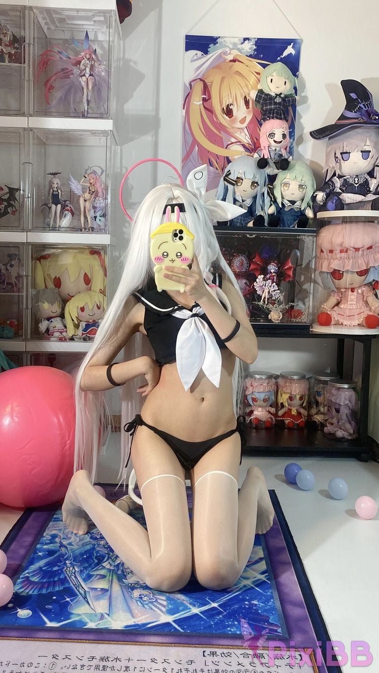 Cosplayer white oak Shirly Blue Archive prana swimsuit PixiBB.COM 094