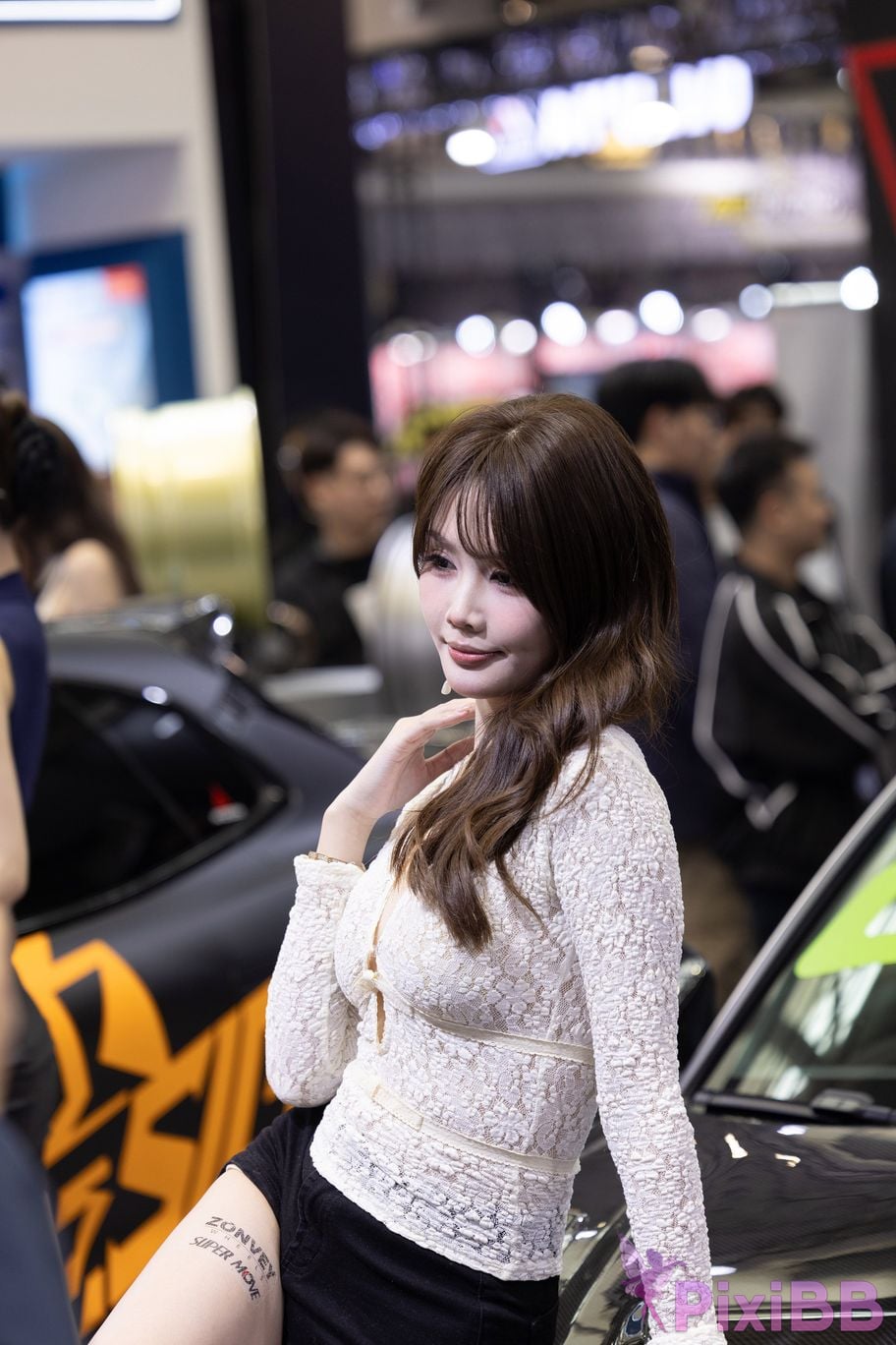 Featured Street Photography Works No.5894 Internet celebrity car models Xiao Sijia and Bingbing PixiBB.COM 002