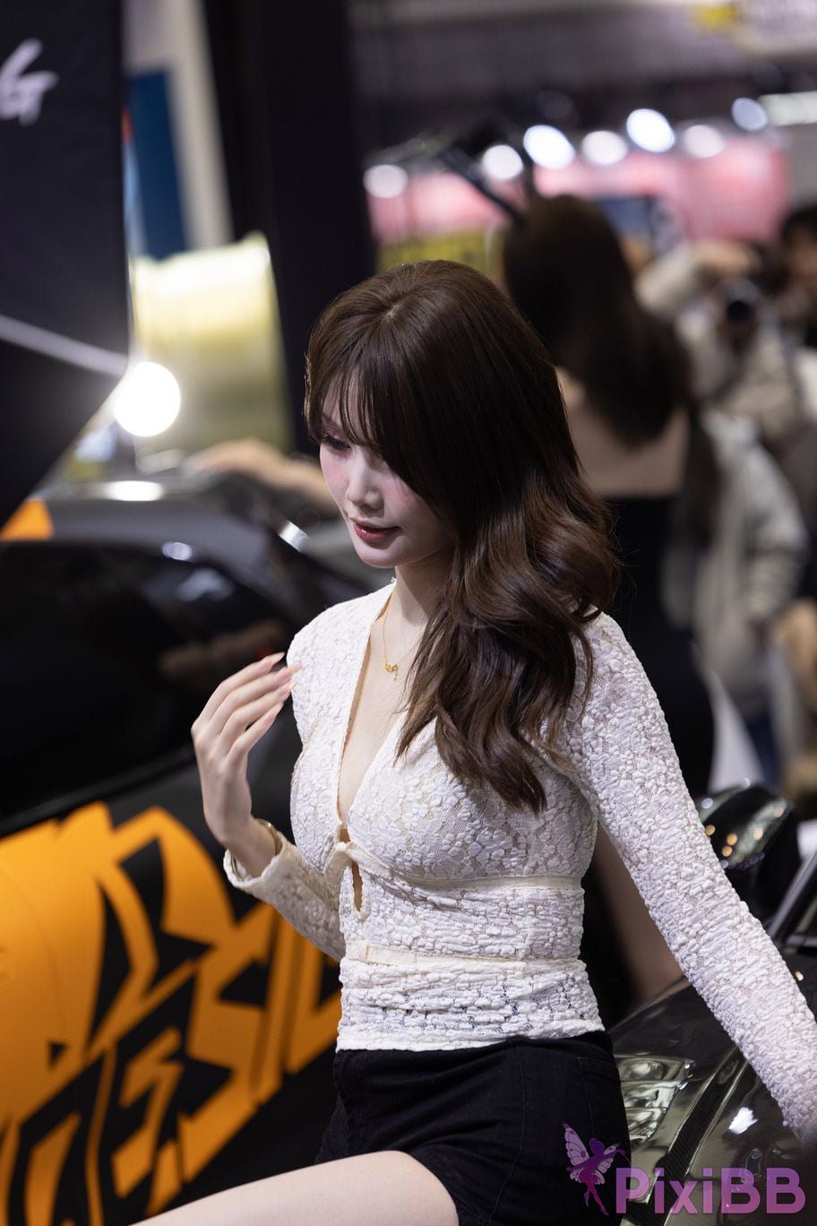 Featured Street Photography Works No.5894 Internet celebrity car models Xiao Sijia and Bingbing PixiBB.COM 008