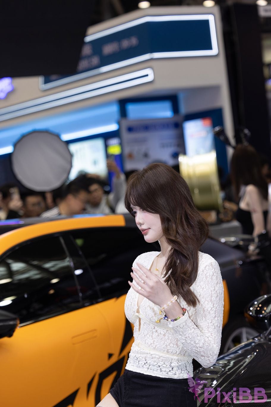 Featured Street Photography Works No.5894 Internet celebrity car models Xiao Sijia and Bingbing PixiBB.COM 022