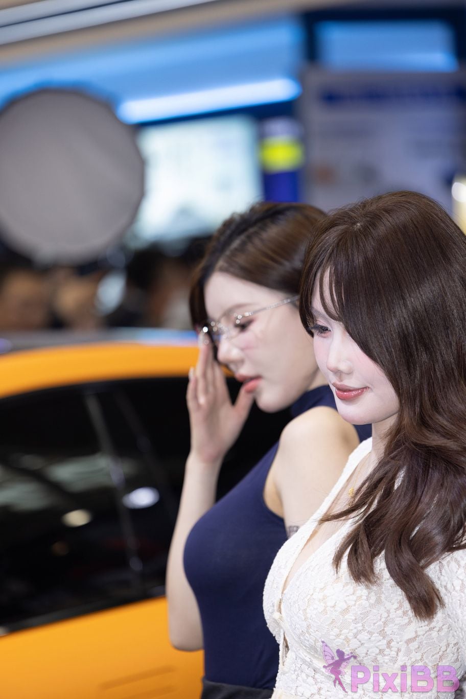Featured Street Photography Works No.5894 Internet celebrity car models Xiao Sijia and Bingbing PixiBB.COM 038