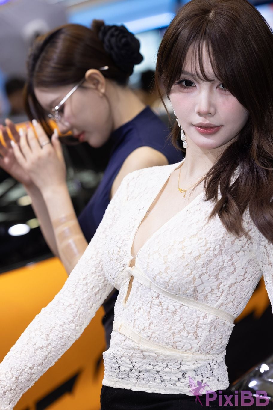 Featured Street Photography Works No.5894 Internet celebrity car models Xiao Sijia and Bingbing PixiBB.COM 049