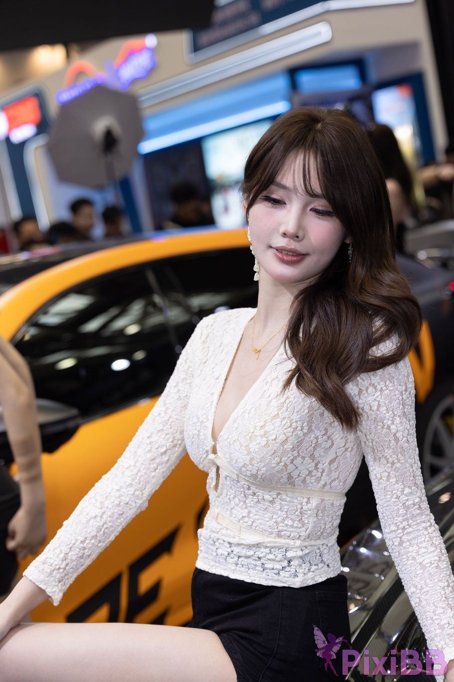 Featured Street Photography Works No.5894 Internet celebrity car models Xiao Sijia and Bingbing PixiBB.COM 062